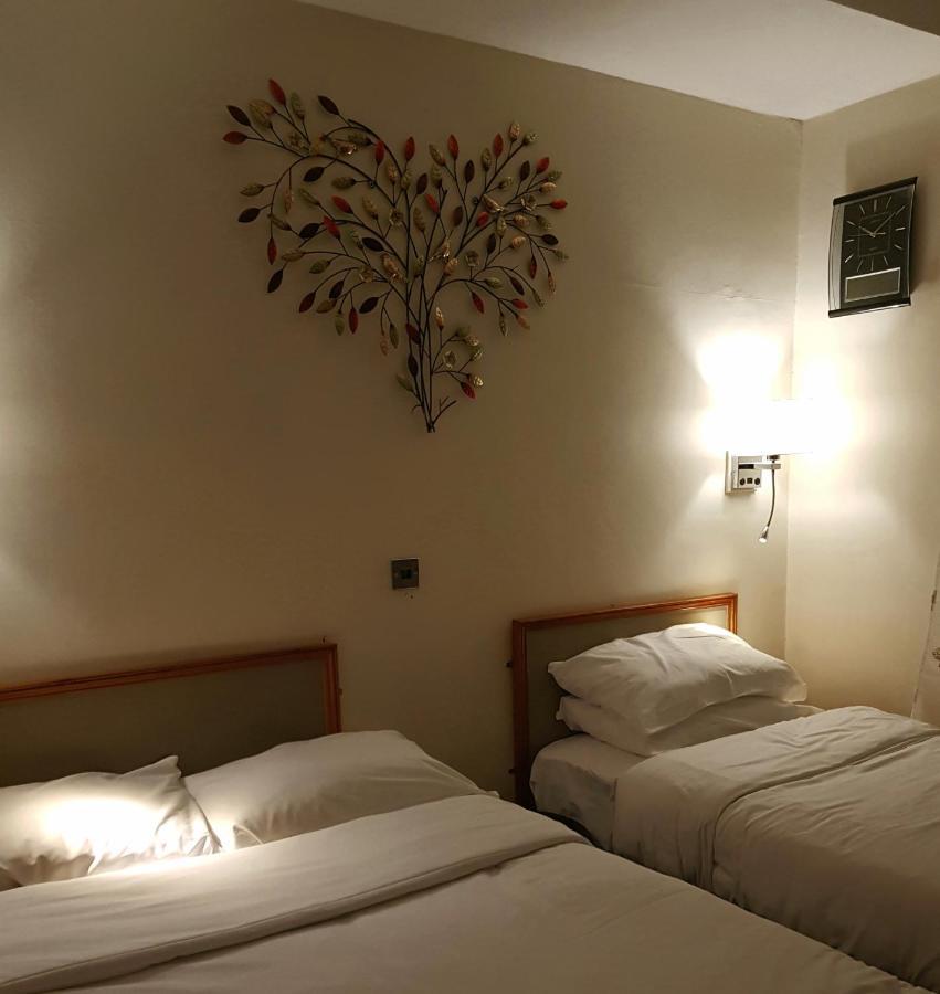Bed and Breakfast Linden Tree Gloucester Zewnętrze zdjęcie